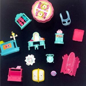 Fisher-Price Dollhouse Accessories Lot – 13 Pieces